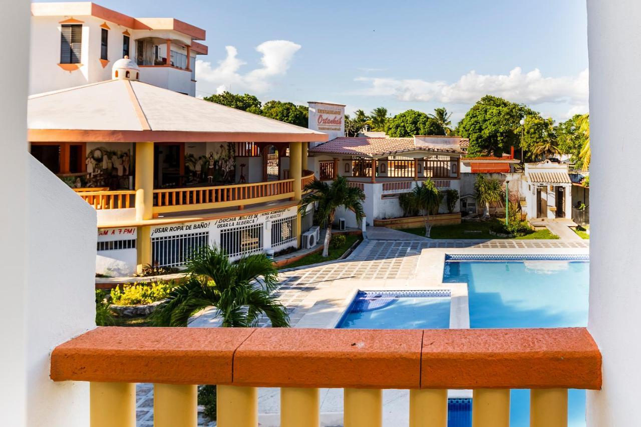 Hotel Capital O Oxtankah,Chetumal Bay Calderitas Exterior foto